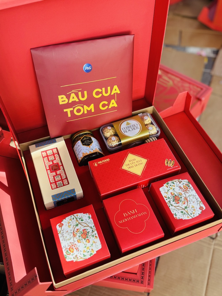 Hộp quà tặng doanh nghiệp cao cấp Hafood thiết kế cho P&G