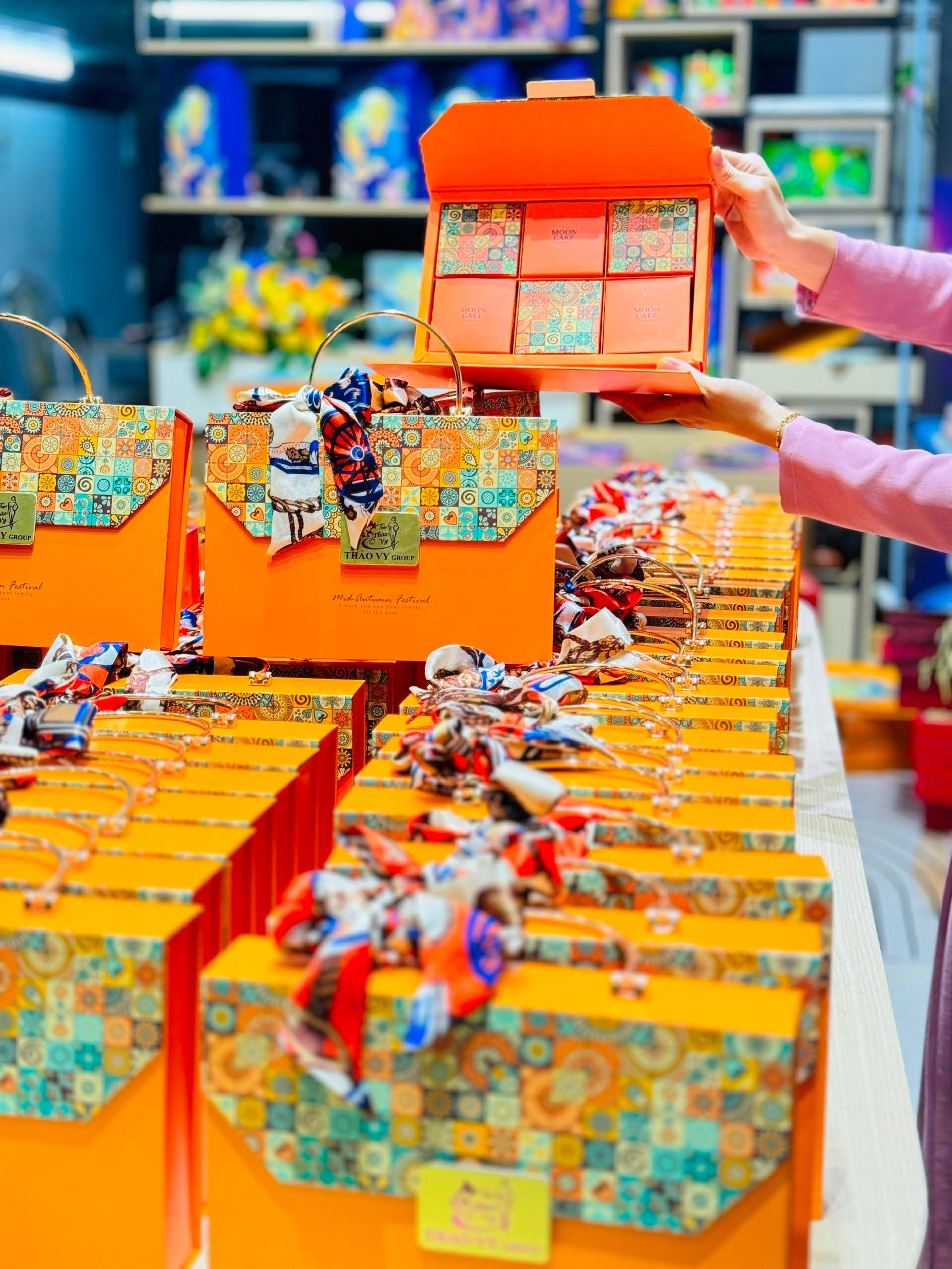 Quà Tặng Trung Thu Doanh Nghiệp 2026 - Hướng Dẫn Chọn Lựa Toàn Diện
